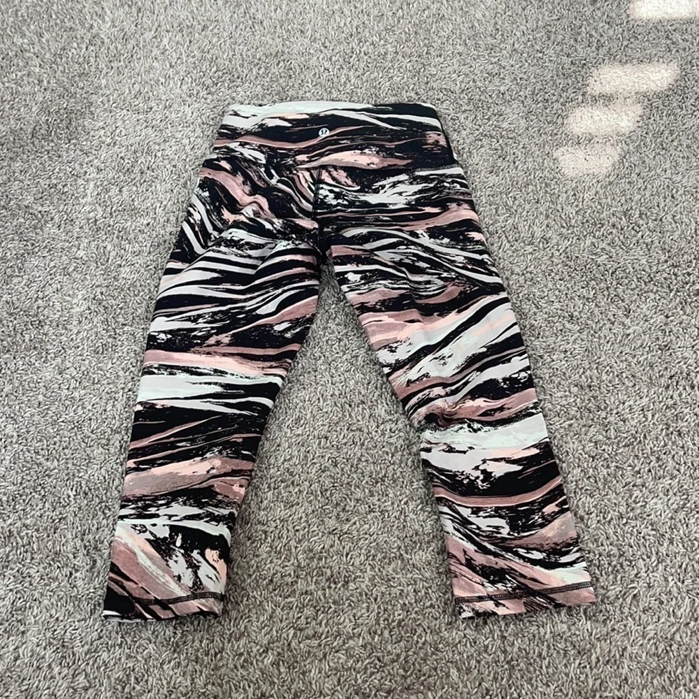 Lululemon Swift Speed High-Rise Crop 18